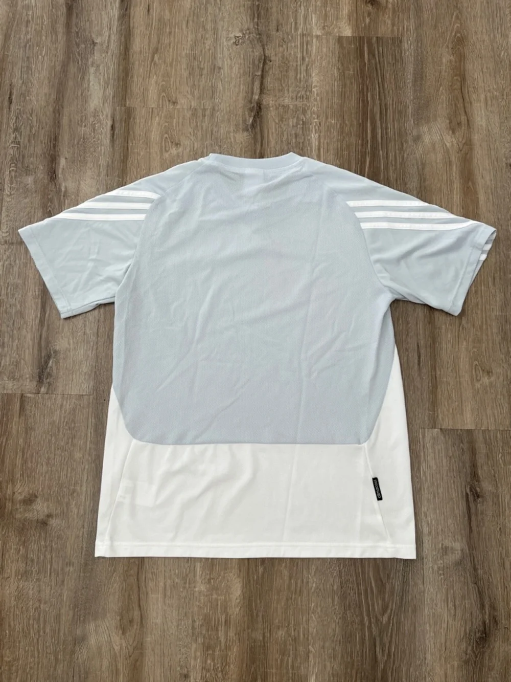 NWOT adidas Short Sleeve Athletic Tee with Three Stripes - Picture 3 of 6